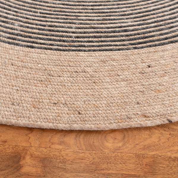 Safavieh Braided 904 Hand Woven 60% Wool, 40% Cotton Rug BRD904B-8R