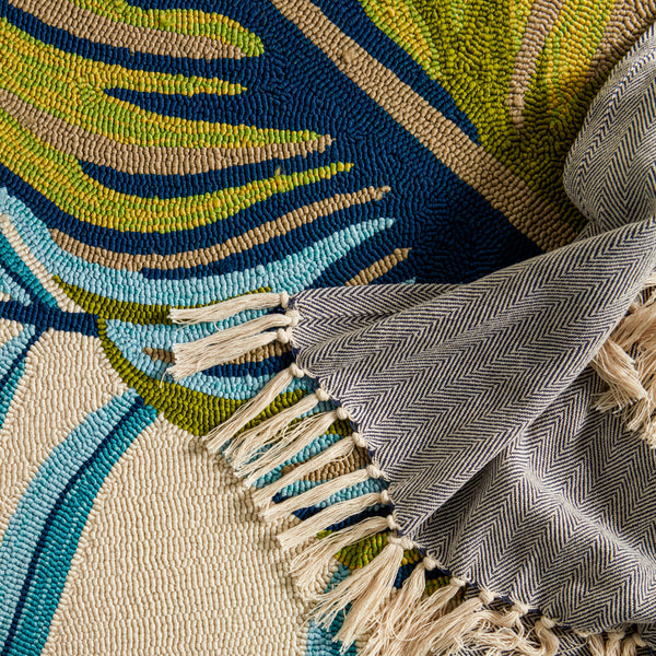 Jaipur Living Catalina Collection CAT52 Fraise 100% Polypropylene Handmade Tropical Floral Rug RUG152293