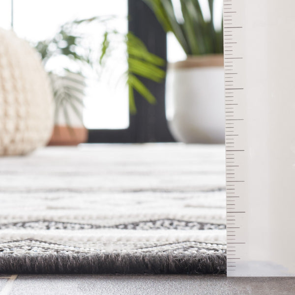 Safavieh Cabana 418 Power Loomed Indoor / Outdoor Rug Black / Grey Ivory 9' x 12'