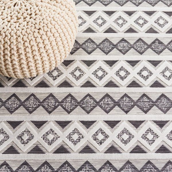 Safavieh Cabana 418 Power Loomed Indoor / Outdoor Rug Black / Grey Ivory 9' x 12'