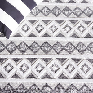 Safavieh Cabana 418 Power Loomed Indoor / Outdoor Rug Black / Grey Ivory 9' x 12'