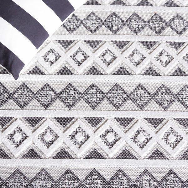 Safavieh Cabana 418 Power Loomed Indoor / Outdoor Rug Black / Grey Ivory 9' x 12'