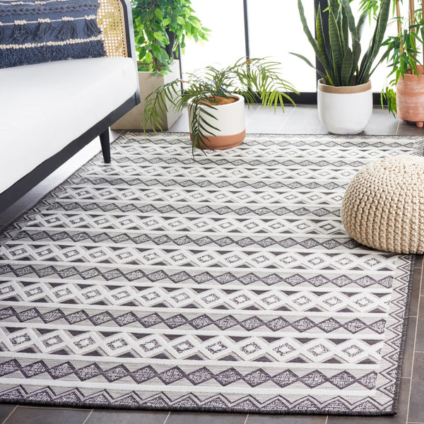 Safavieh Cabana 418 Power Loomed Indoor / Outdoor Rug Black / Grey Ivory 9' x 12'