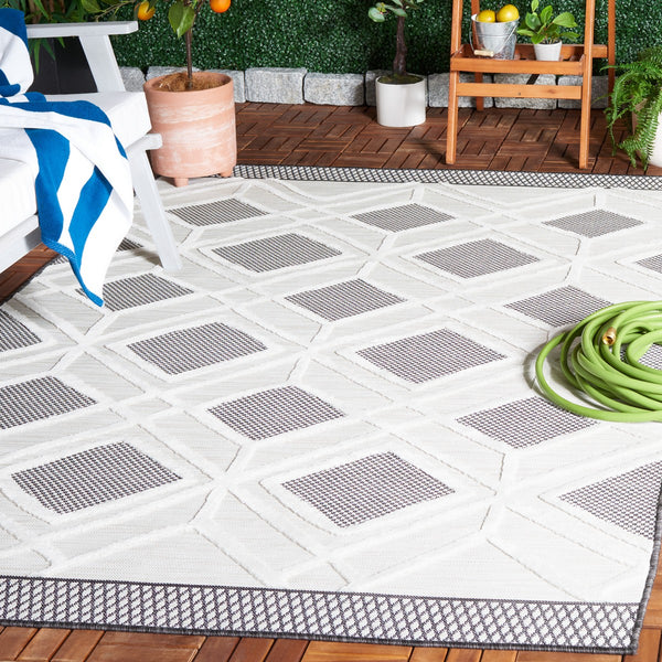 Safavieh Cabana 420 Power Loomed Indoor / Outdoor Rug Ivory / Black 9' x 12'