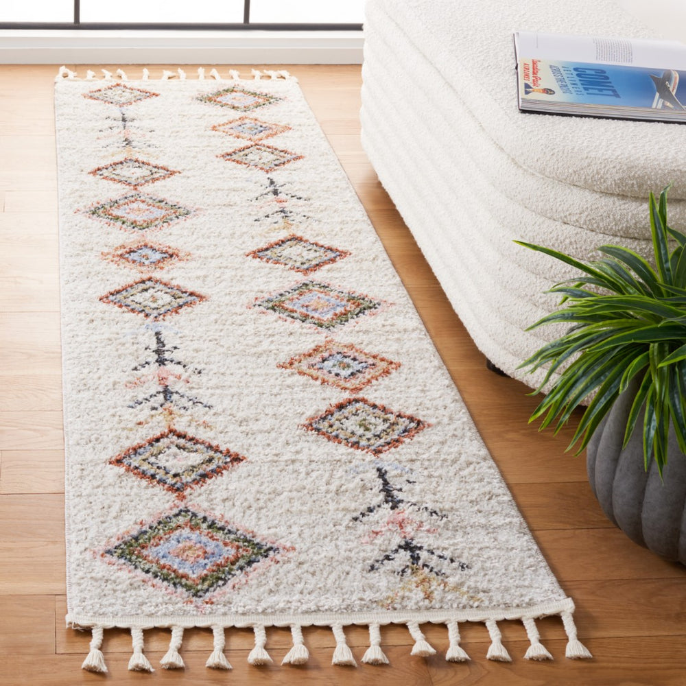 Chapel Power Loomed Bohemian Area Rug - Stylish Polyester Design for Chic Home Decor Enhancement