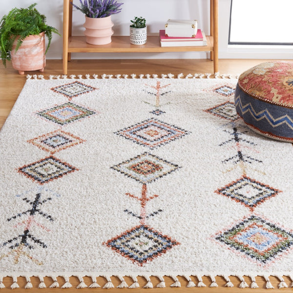 Chapel Power Loomed Bohemian Area Rug - Stylish Polyester Design for Chic Home Decor Enhancement