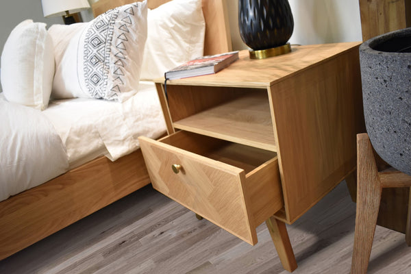 LH Imports Colton Nightstand CLT002