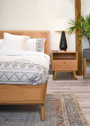 LH Imports Colton Nightstand CLT002