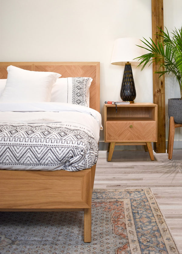 LH Imports Colton Nightstand CLT002