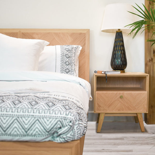 LH Imports Colton Nightstand CLT002