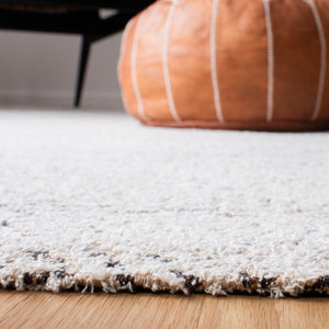 Classic Hand Woven Rug - Timeless Vintage Style with Cotton & Jute Blend for Elegant Home Decor