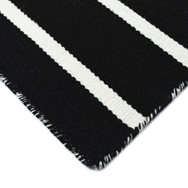Trans-Ocean Liora Manne Sorrento Pinstripe Classic Indoor/Outdoor Hand Woven 100% Polyester Rug Black 8'3" x 11'6"