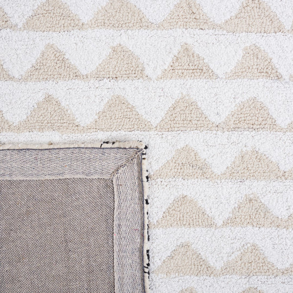 Safavieh Capri 707 Hand Tufted 70% Pet Polyester/20% Bleach Ply/10% Viscose Rug CPR707B-8