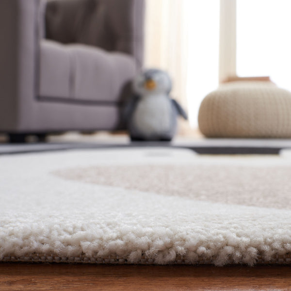 Safavieh Carousel Kids 132 Power Loomed Polyproplyene Pile Kids Rug CRK132F-8