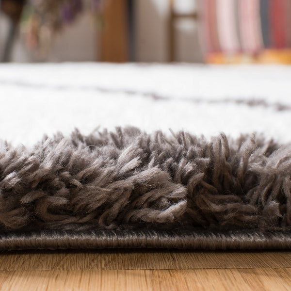 Safavieh Carmella Shag 222 POWER LOOMED 100% POLYESTER Shag & Flokati Rug CRM222A-4