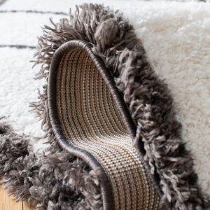 Safavieh Carmella Shag 224 POWER LOOMED 100% POLYESTER Shag & Flokati Rug CRM224A-4