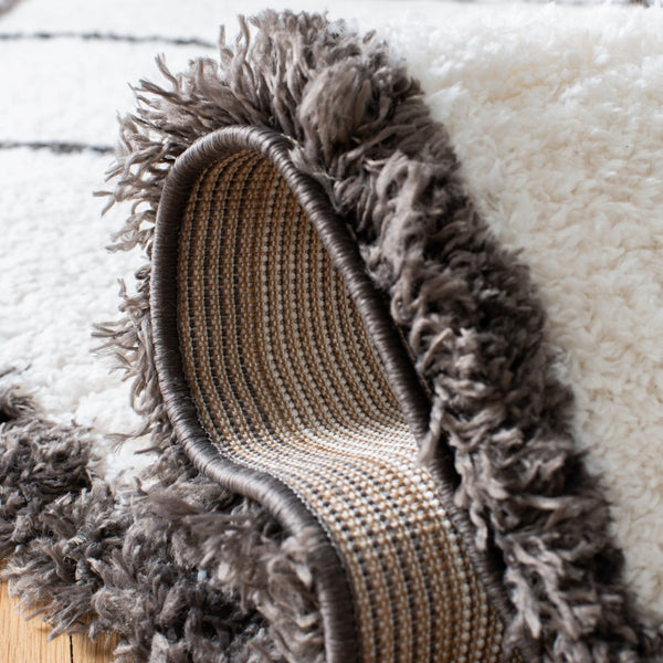 Safavieh Carmella Shag 224 POWER LOOMED 100% POLYESTER Shag & Flokati Rug CRM224A-4