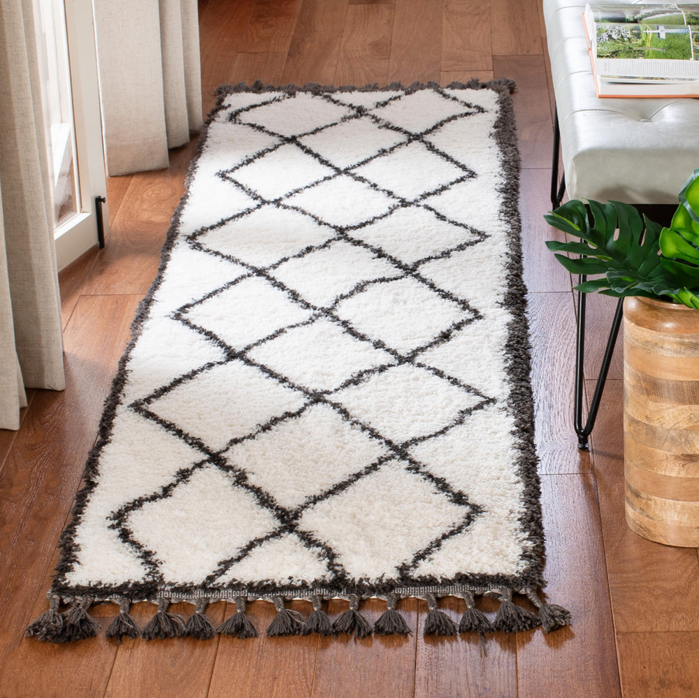 Safavieh Carmella Shag 226 POWER LOOMED 100% POLYESTER Shag & Flokati Rug CRM226A-4