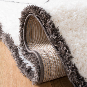 Safavieh Carmella Shag 226 POWER LOOMED 100% POLYESTER Shag & Flokati Rug CRM226A-4