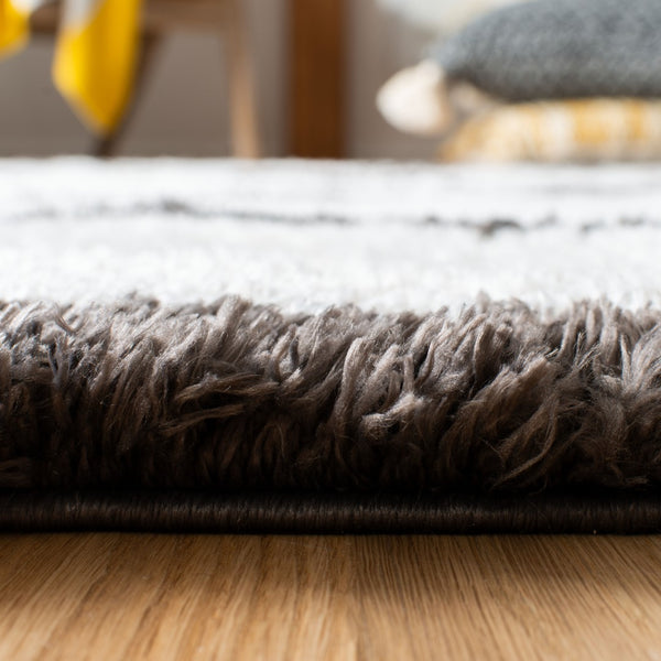 Safavieh Carmella Shag 228 POWER LOOMED 100% POLYESTER Shag & Flokati Rug CRM228A-4