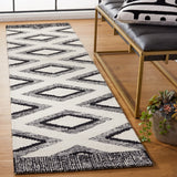 Safavieh Casbalanca 225 Hand Tufted Pile Content: 100% Wool Rug Ivory / Black Pile Content: 100% Wool CSB225Z-29