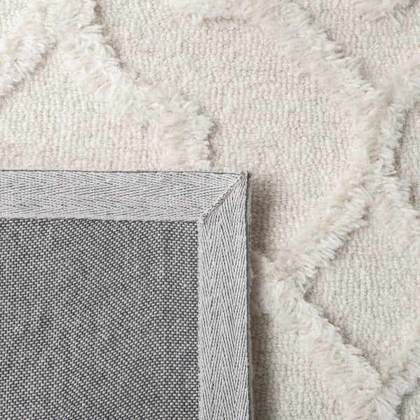 Safavieh Casablanca 376 Hand Tufted Wool Bohemian Rug CSB376A-8