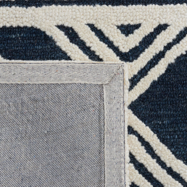 Safavieh Casablanca 377 Hand Tufted 80% Wool 20% Cotton Rug CSB377A-5