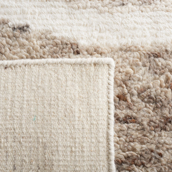 Safavieh Casablanca 549 Hand Knotted Wool Rug CSB549T-8