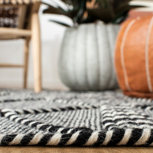 Casablanca 575 With Tassel Handloomed 80% Wool, 20% Cotton Bohemian Rug Black / Ivory 80% WOOL, 20% COTTON CSB575Z-5