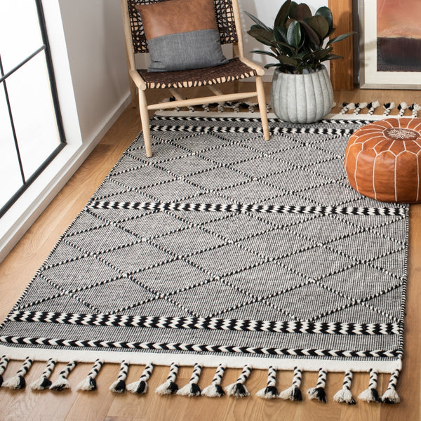 Casablanca 575 With Tassel Handloomed 80% Wool, 20% Cotton Bohemian Rug Black / Ivory 80% WOOL, 20% COTTON CSB575Z-5