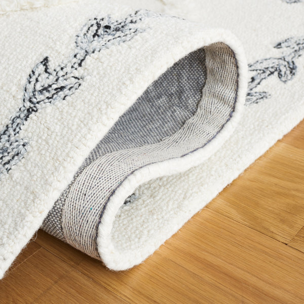 Safavieh Casablanca 979 Hand Tufted 80% Wool, 20% Cotton Rug CSB979A-5