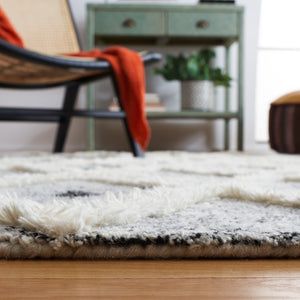 Safavieh Casablanca 980 Hand Tufted 80% Wool/20% Cotton Bohemian Rug CSB980Z-8