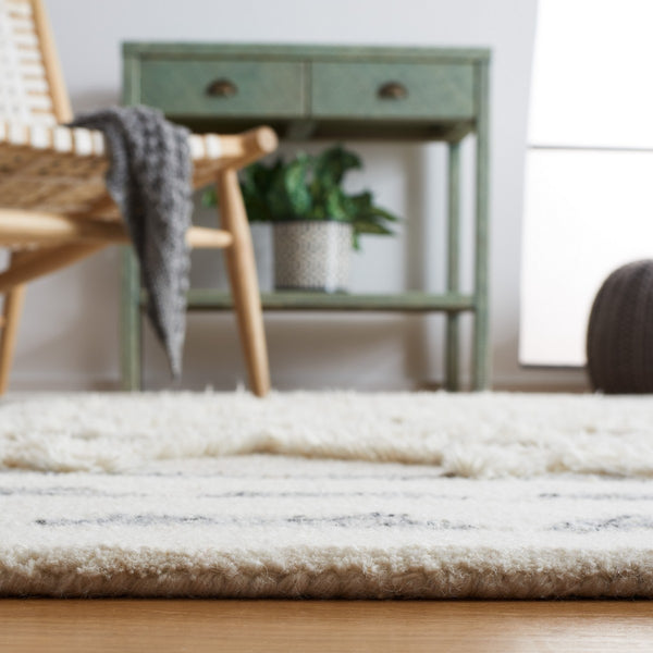 Safavieh Casablanca 982 Hand Tufted 80% Wool/20% Cotton Bohemian Rug CSB982F-8