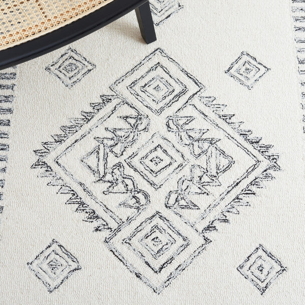 Safavieh Casablanca 983 Hand Tufted 80% Wool/20% Cotton Bohemian Rug CSB983A-8