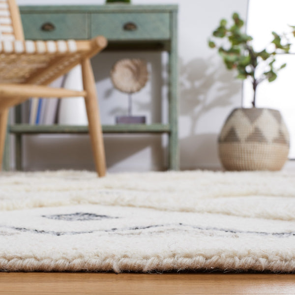 Safavieh Casablanca 985 Hand Tufted 80% Wool/20% Cotton Rug CSB985A-8