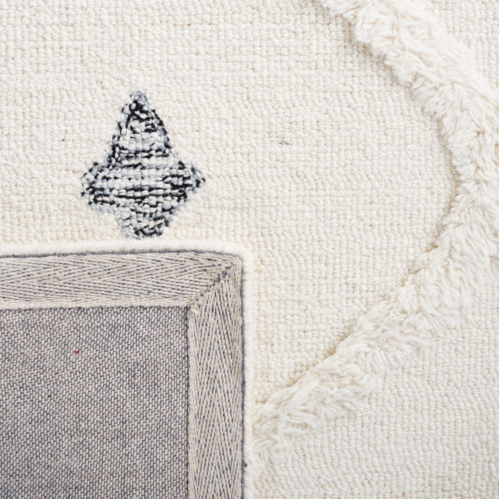 Safavieh Casablanca 988 Hand Tufted 80% Wool/20% Cotton Bohemian Rug CSB988A-8