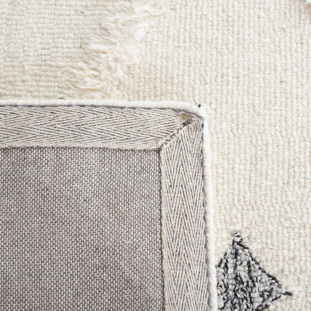 Safavieh Casablanca 991 Hand Tufted 80% Wool/20% Cotton Bohemian Rug CSB991A-6SQ