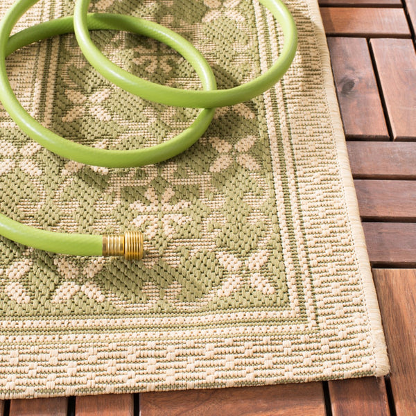 Safavieh Cy6003 Power Loomed 85.4% Polypropylene/10.4% Polyester/4.2% Latex Outdoor Rug CY6003-14-4