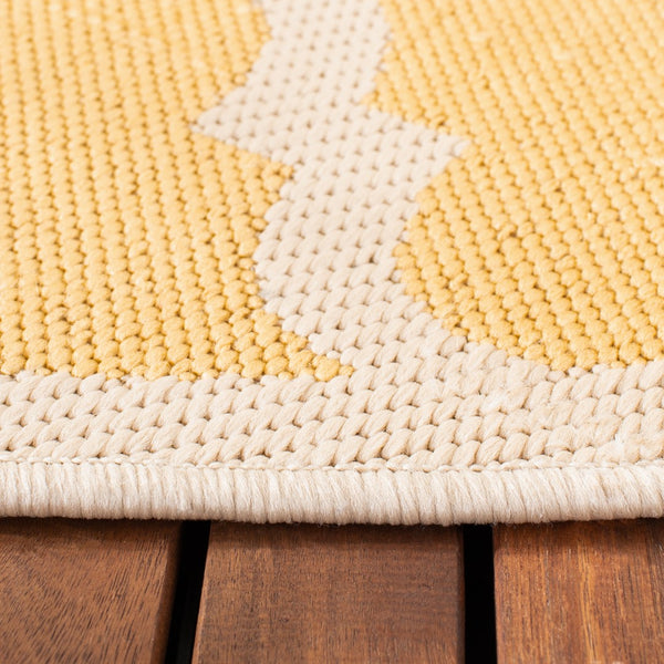 Safavieh Florenteen Tile Power Loomed 85.4% Polypropylene/10.4% Polyester/4.2% Latex Indoor/Outdoor Rug CY6009-316-810