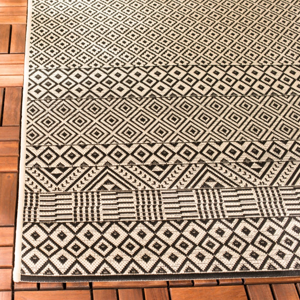 Safavieh Courtyard 6235 Power Loomed 85.4% Polypropylene/10.4% Polyester/4.2% Latex Indoor/Outdoor Rug CY6235-25612-4SQ