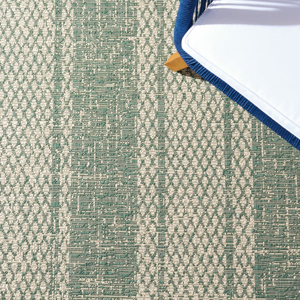 Safavieh Courtyard 6736 PowerLoomed 85.4% Polypropylene/10.4% Polyester/4.2% Latex Indoor/Outdoor Rug CY6736-32212-9