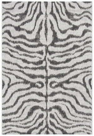 Courtyard 8000 Indoor/Outdoor Power Loomed 85.4% Polypropylene, 10.4% Polyester, 4.2% Latex Rug Grey / Black