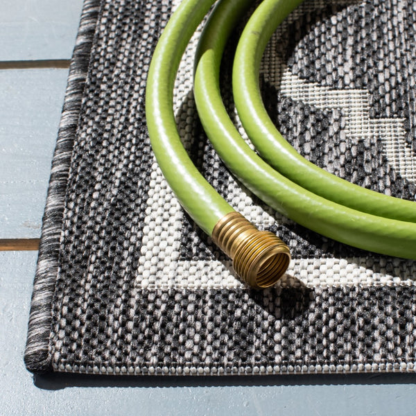 Safavieh Courtyard 8918 PowerLoomed 85.4% Polypropylene/10.4% Polyester/4.2% Latex Indoor/Outdoor Rug CY8918-37621-9