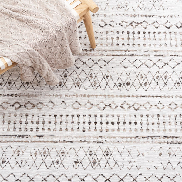 Safavieh Dakota 180 Power Loomed Polyester Rug DAK180A-9