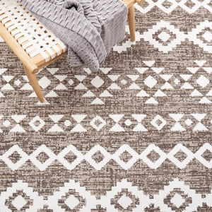 Safavieh Dakota 182 Power Loomed Polyester Rug DAK182T-9