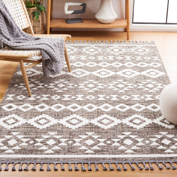 Safavieh Dakota 182 Power Loomed Polyester Rug DAK182T-9