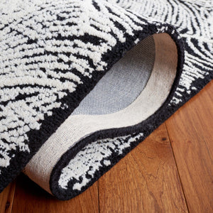 Safavieh Ebony 101 Floral Hand Tufted Rug Black / Ivory EBN101Z-8