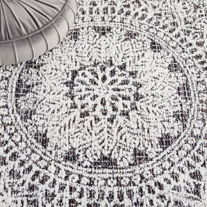 Safavieh Ebony 106 Antique Hand Tufted Rug Brown / Ivory EBN106T-8