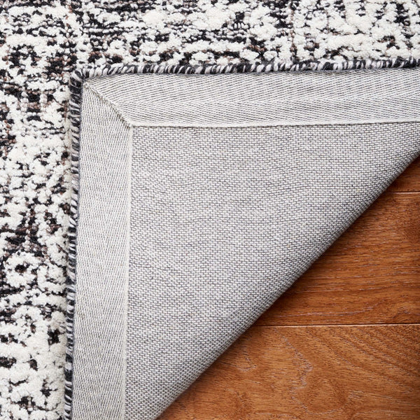 Safavieh Ebony 106 Antique Hand Tufted Rug Brown / Ivory EBN106T-8