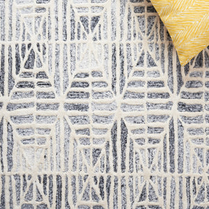 Safavieh Ebony 110 Antique Hand Tufted Rug Grey / Ivory EBN110F-8